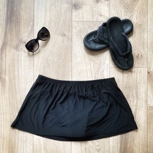 St Johns Bay Black swim skirt sz 16 NWOT
